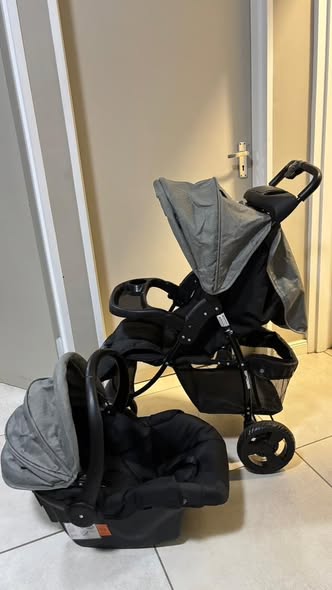 3 in one Combo ( Car Seat, Carrier & Troller ) photo 1