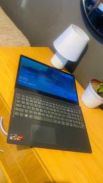Lenovo laptop photo 1