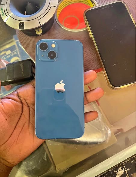 iPhone 13  128gb photo 2