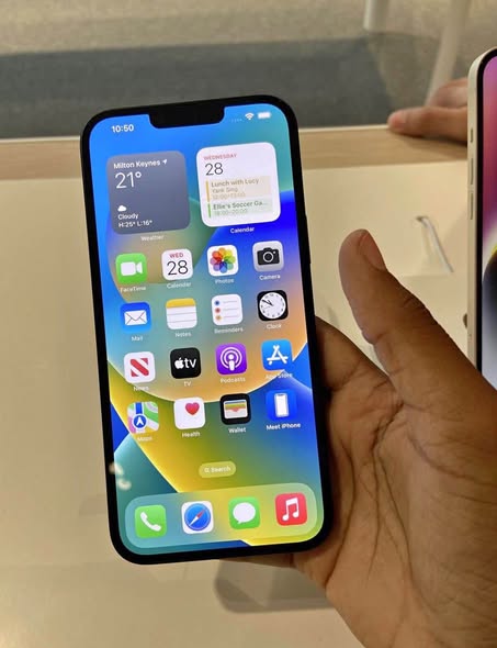 iPhone 13  128gb photo 1