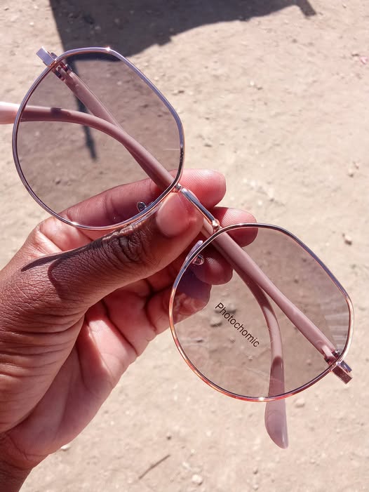 Photochromic sunglasses photo 1