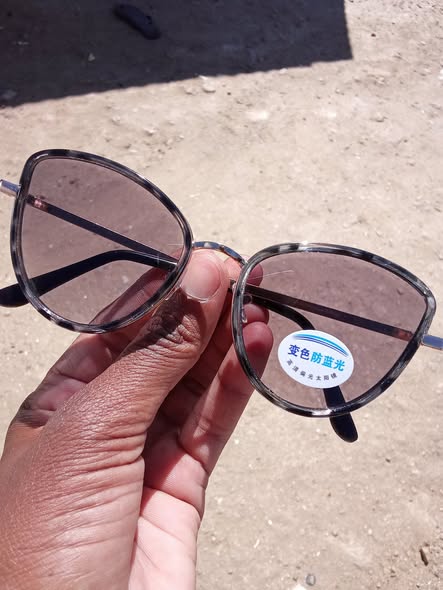 Photochromic sunglasses photo 2