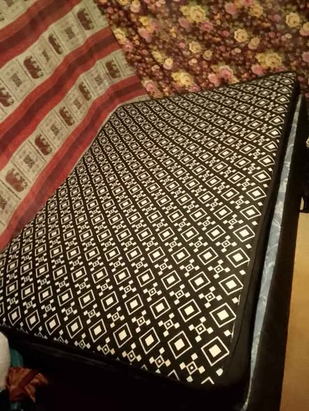 Clean double bed photo 1
