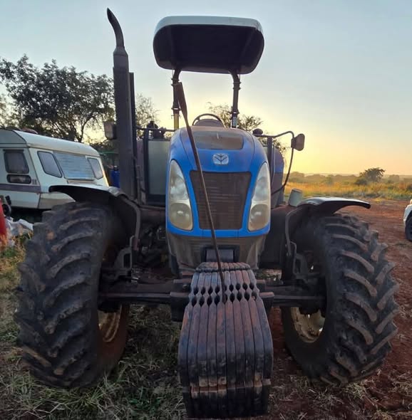 Holland T6050 Tractor photo 1