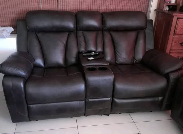 Lounge suite photo 2