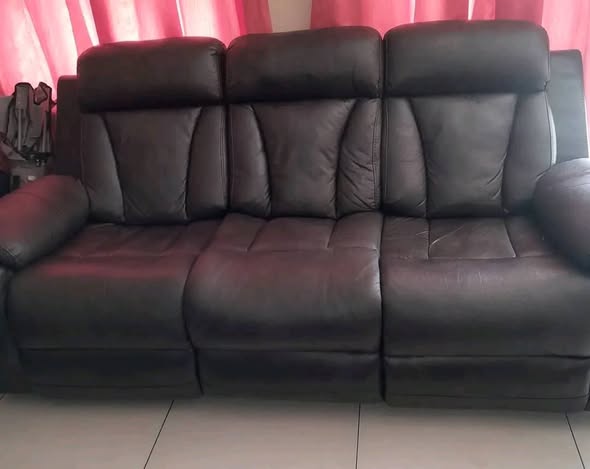 Lounge suite photo 1