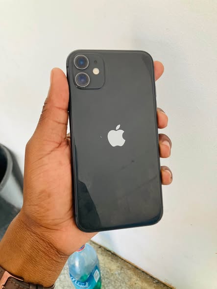 iPhone 11 photo 2