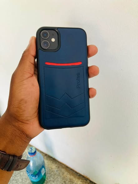 iPhone 11 photo 4