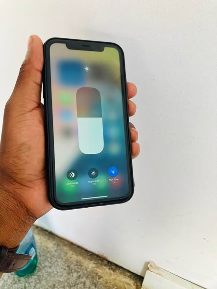 iPhone 11 photo 1