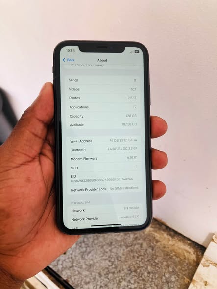iPhone 11 photo 3