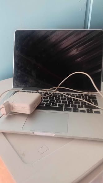 MacBook pro photo 2