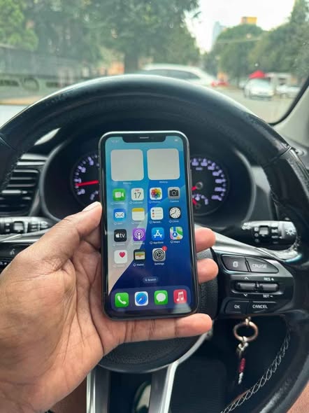 Iphone 11 64GB photo 2