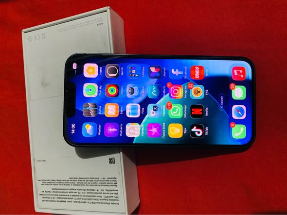 iPhone 13 photo 2