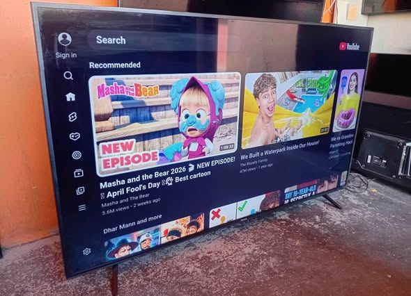 Hisense 58 inch smart photo 2