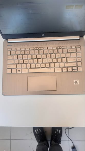 HP laptop (COREi7) 10th gen photo 3