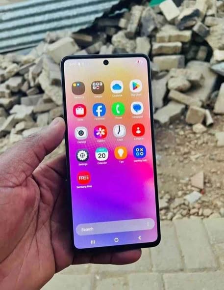 Samsung galexy A73 photo 2