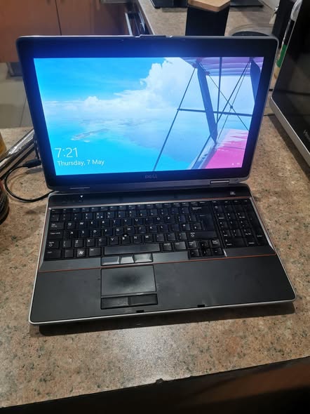 Dell laptop photo 1
