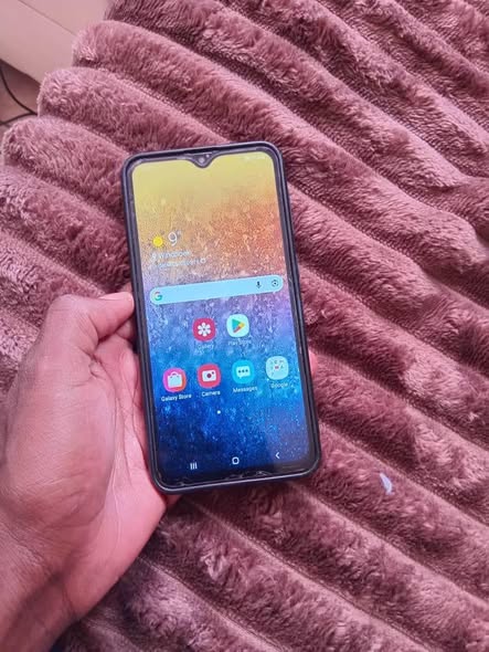 Samsung GalaxyA10 photo 3