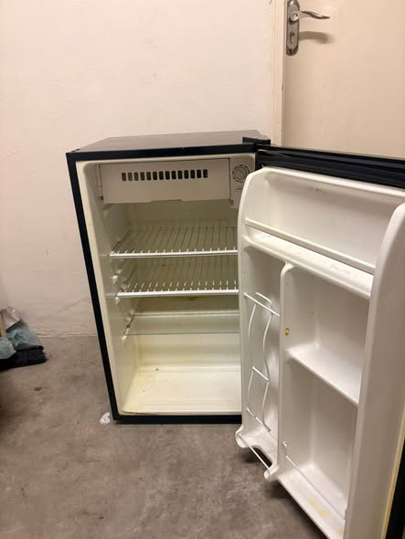 Second hand fridges photo 2
