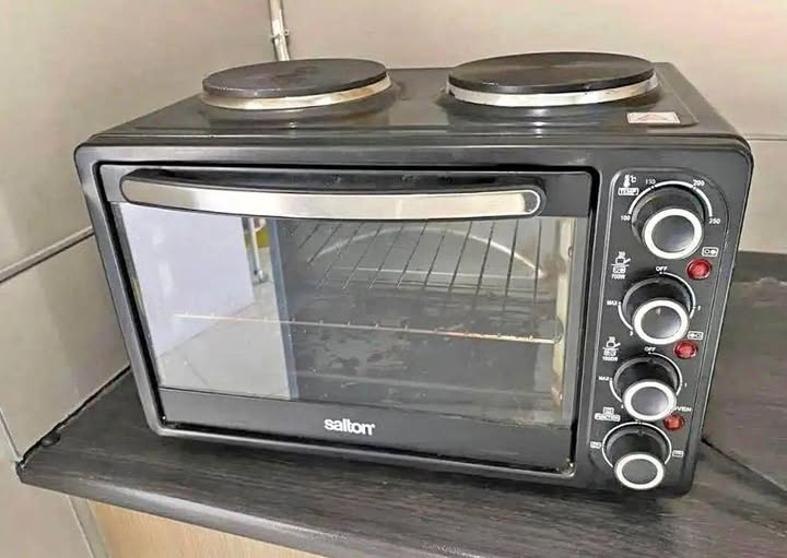 Microwave oven photo 1