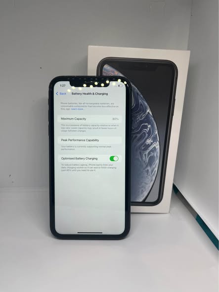 IPHONE XR- 64GB photo 1