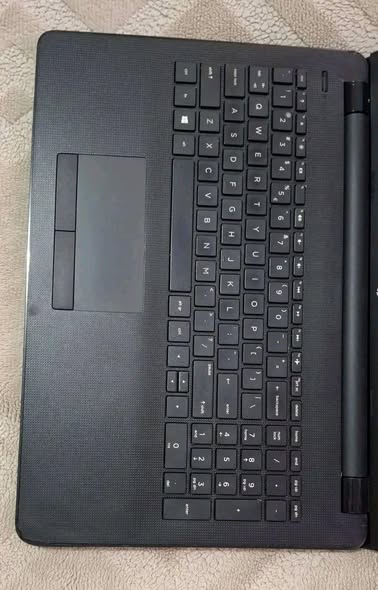 HP 250 G6 laptop photo 2
