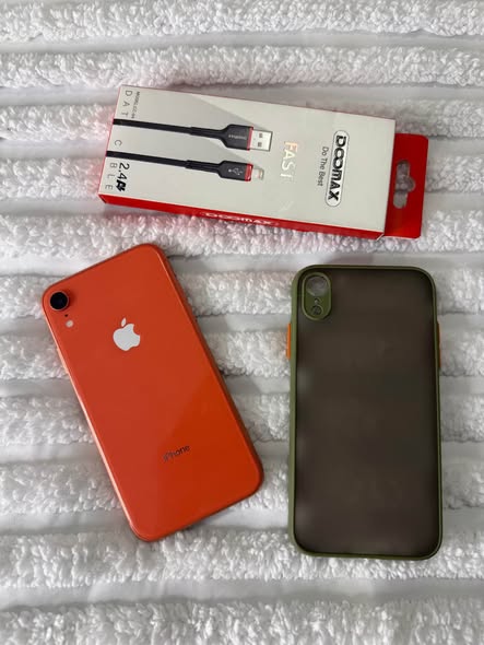 iPhone XR photo 1