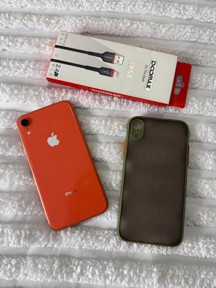 iPhone XR photo 2