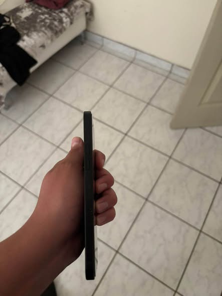 iPhone 15 Plus photo 3