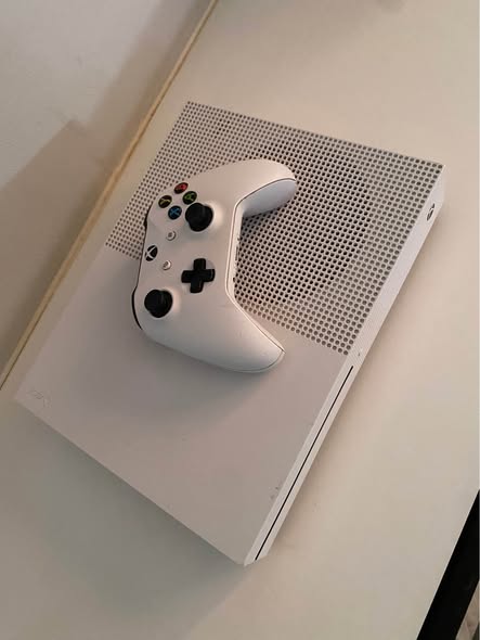 Xbox One S 500GB photo 4