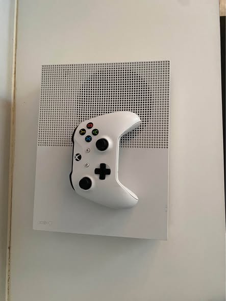 Xbox One S 500GB photo 3