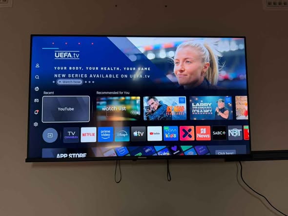 Hisense 40inch smart tv photo 1