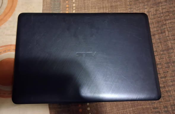 ASUS laptop photo 2