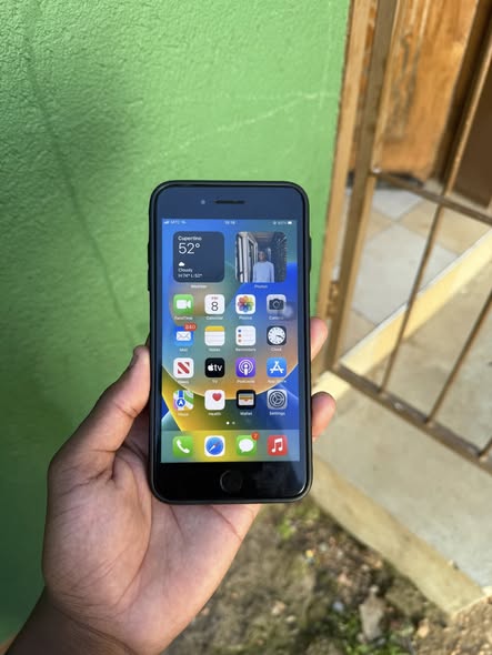 iPhone 8 Plus photo 3