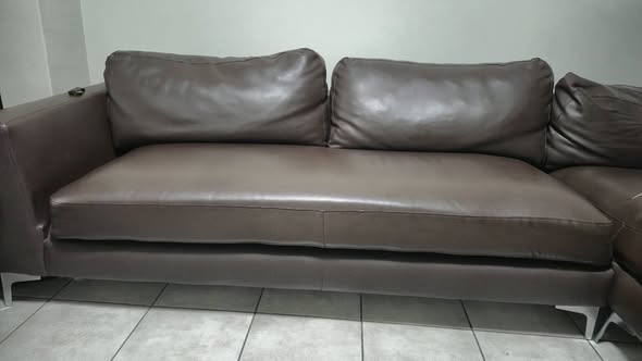 Couch photo 4