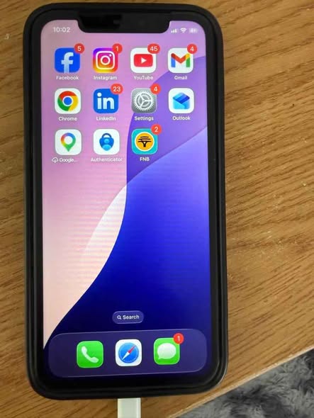 iPhone 11 64GB photo 1