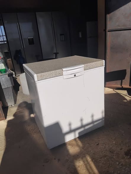 Defy deep freezer photo 3