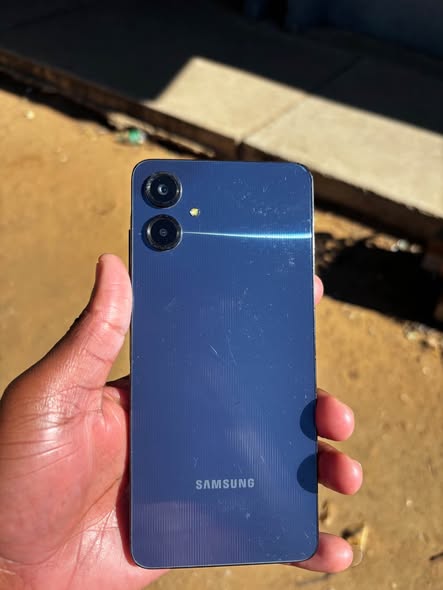 Samsung A06 photo 1