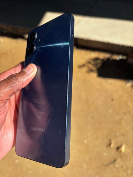 Samsung A06 photo 2