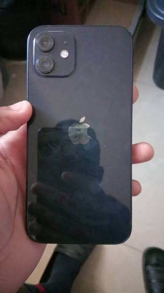 iPhone 12 photo 1