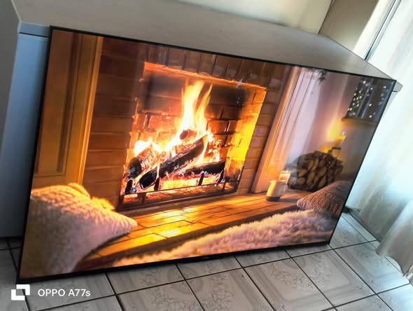 70 inch skyworth smart tv photo 3