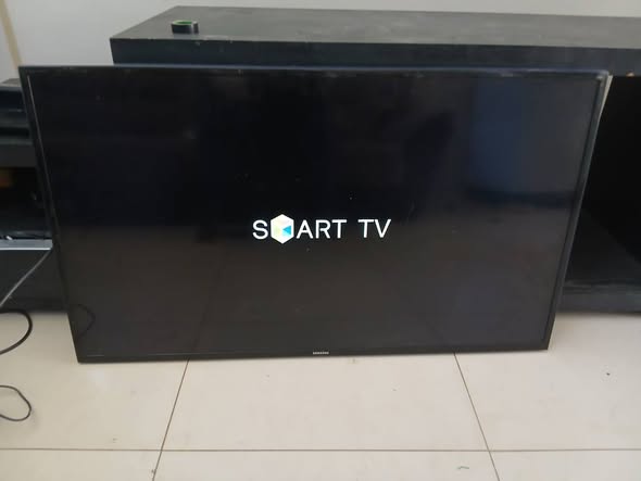 Samsung 46inch smart Tv with remote photo 1