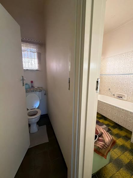 House for sale - Olympia photo 3
