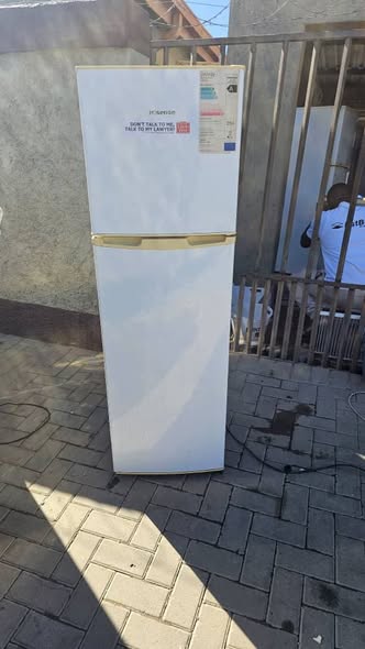 White hisense fridge photo 1