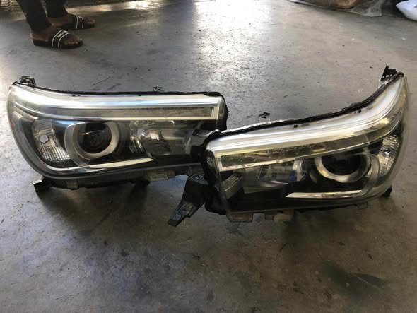 Hilux headlights photo 5