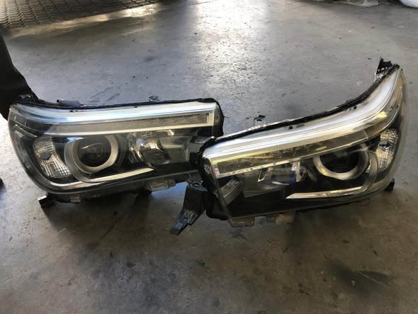 Hilux headlights photo 4