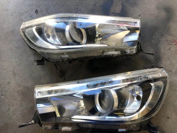 Hilux headlights photo 3