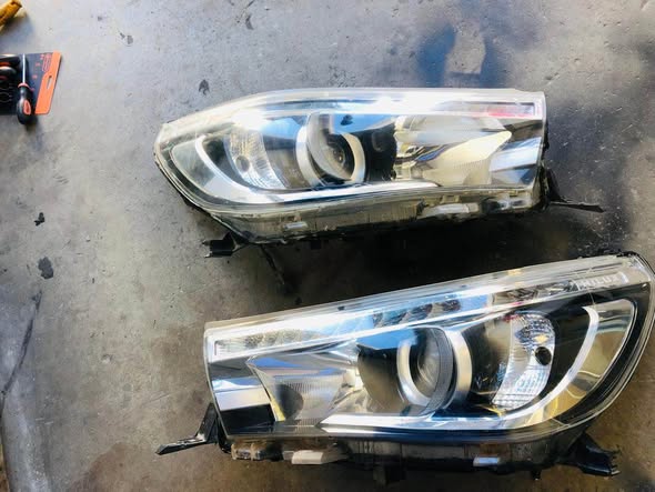 Hilux headlights photo 1