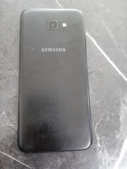 Sumsung J4 photo 2
