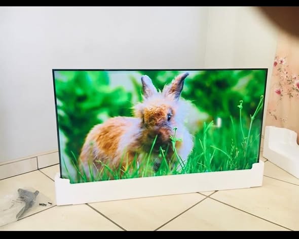 Skyworth smart TV 32 inches photo 2